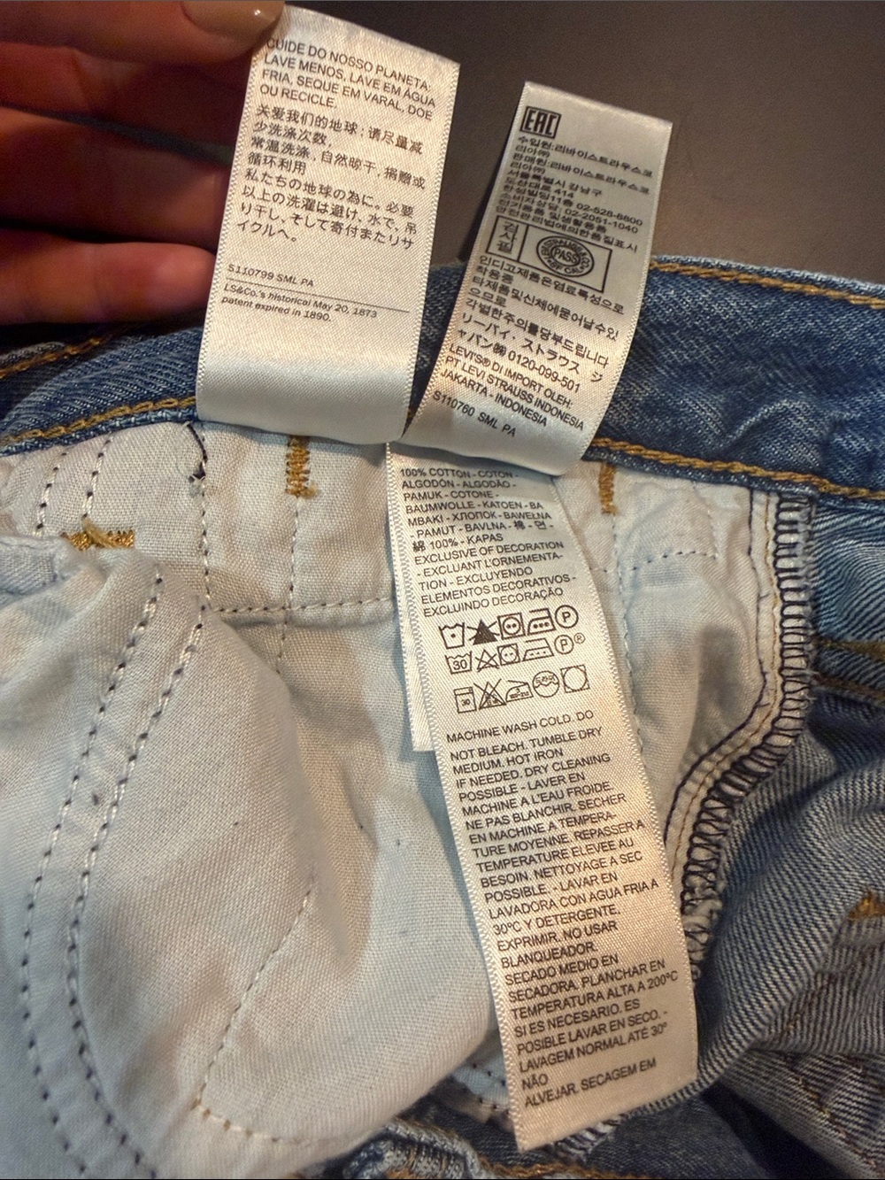 NWOT - Levi's '94 Baggy Wide-Leg Jeans - Size 27 - Medium Indigo Wash - Picture 8 of 12